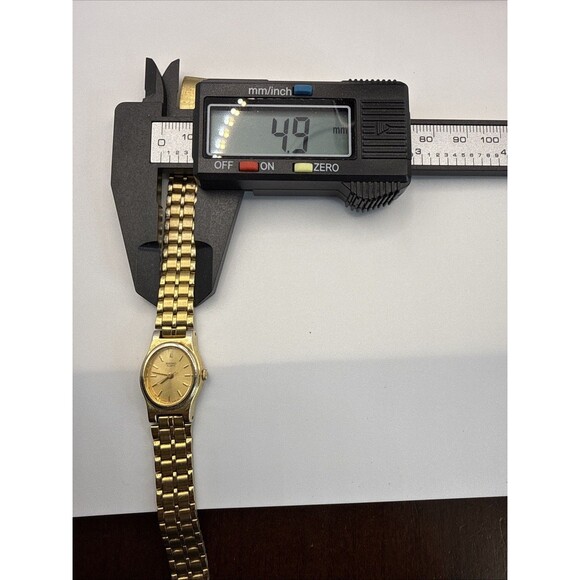 Seiko Watch Women 18mm Gold Dial Gold Tone Oval V401-5109 New Battery - Picture 5 of 6